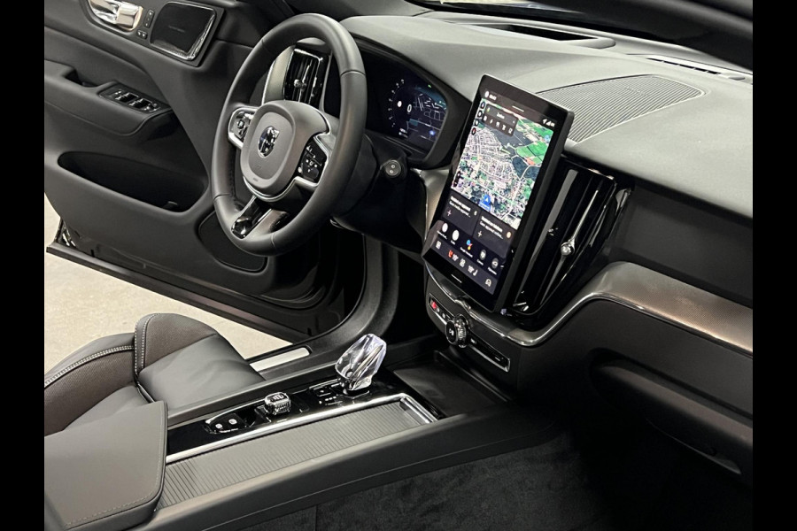 Volvo XC60 T8 Plug-in AWD Black Edition *455PK* Open dak | Adapt. cruise control | Harman Kardon | 360° Camera | Head-up | Pilot assist