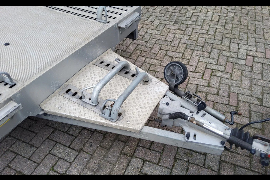 Renault Master 165 PK OPRIJWAGEN MET HULPLUCHTVERING VFJ-63-R + AANHANGER 38-WV-VV