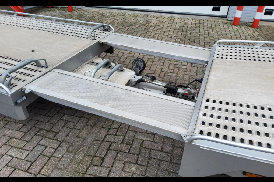 Renault Master 165 PK OPRIJWAGEN MET HULPLUCHTVERING VFJ-63-R + AANHANGER 38-WV-VV