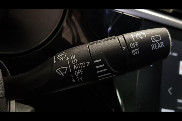 Opel Corsa 1.2 Sport | Navigatie | Panorama dak | Camera | Side / Lane Assist | LED Pack | Stoel / Stuur verwarming | 17 inch Lichtmetaal |