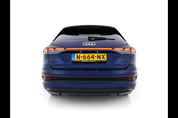 Audi Q4 e-tron 40 S-Line Competition Launch edition 77 kWh [ 3-Fase ] {SOH-87%} (INCL-BTW) *HEAT-PUMP | PANO | LEATHER-FABRIC | MATRIX-LED | ADAPTIVE-CRUISE | HEATED-SPORTSEATS | AMBIENT-LIGHT | DIGI-COCKPIT | CAMERA | KEYLESS | NAVI-FULLMAP | ...