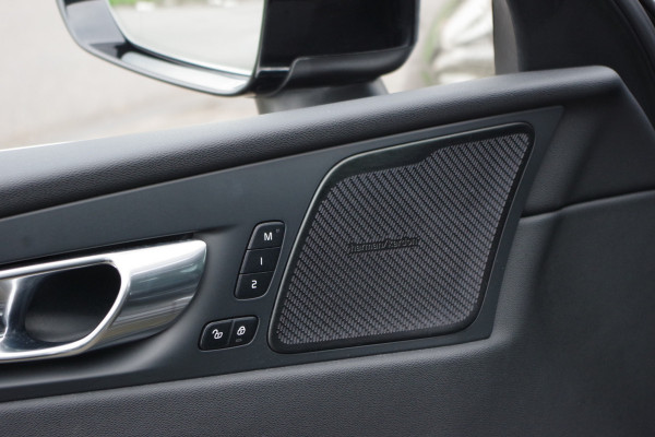 Volvo XC60 2.0 T6 Plug-in hybrid 350 PK AWD Ultimate Bright, Leder, Panoramadak, H/K Sound