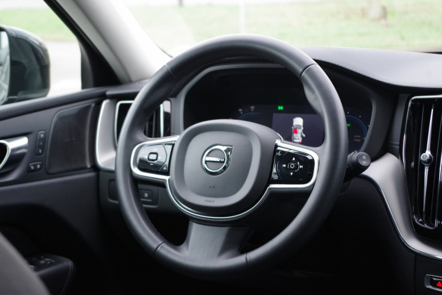 Volvo XC60 2.0 T6 Plug-in hybrid 350 PK AWD Ultimate Bright, Leder, Panoramadak, H/K Sound