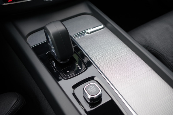 Volvo XC60 2.0 T6 Plug-in hybrid 350 PK AWD Ultimate Bright, Leder, Panoramadak, H/K Sound