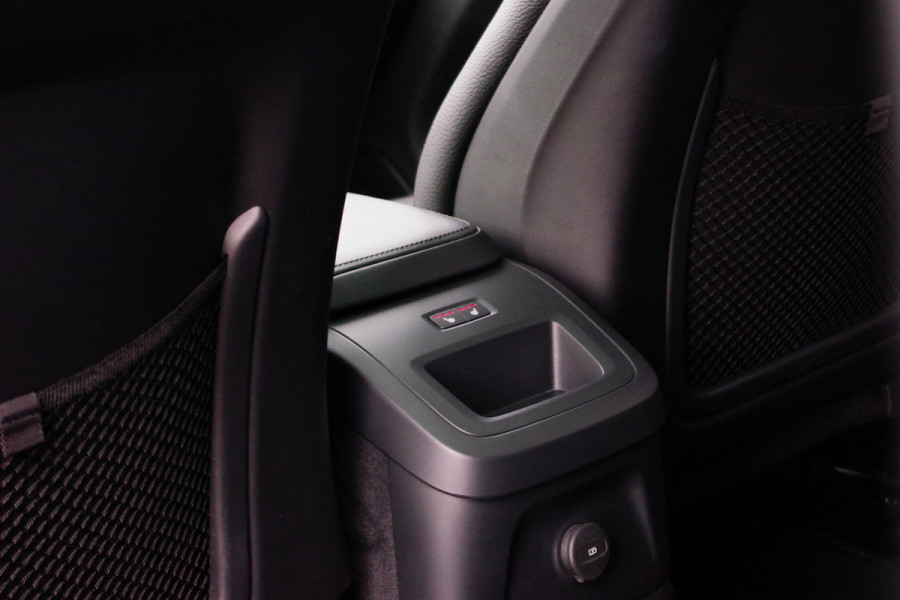 Volvo XC60 2.0 T6 Plug-in hybrid 350 PK AWD Ultimate Bright, Leder, Panoramadak, H/K Sound