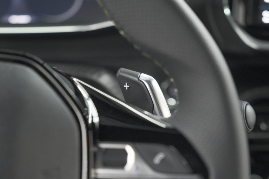 Peugeot 2008 Hybrid 145 e-DCS6 GT | Camera | Apple Carplay | Parkeersensoren