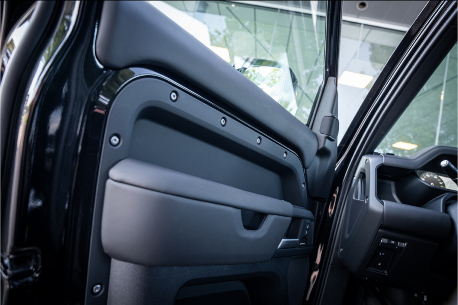 Land Rover Defender 110 2.0 P300e 110 X-Dynamic HSE ** URBAN ** 22inch ** Towing ** Cold Climate ** Dakspoiler ** Side Vents