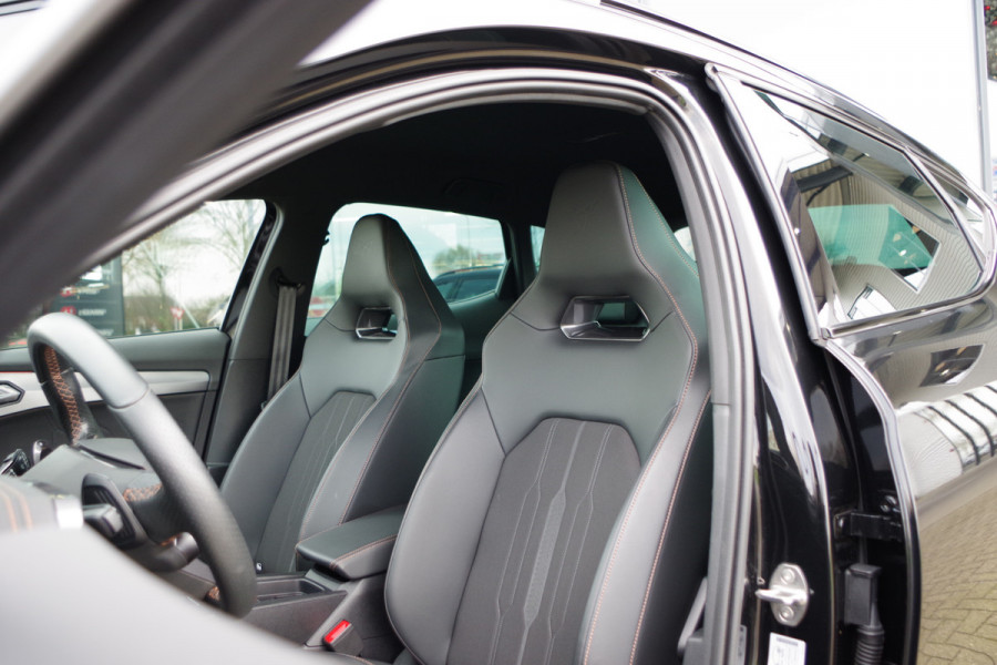 CUPRA Formentor 1.4 e-Hybrid 245 PK VZ Copper Edition PHEV, Winterpakket, Camera, Carplay, Stuur-Startknop