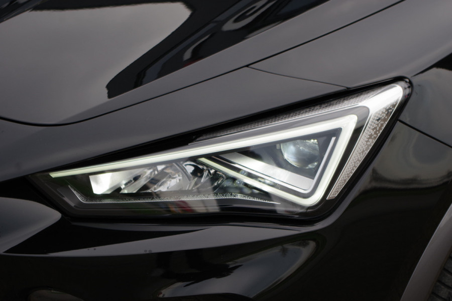 CUPRA Formentor 1.4 e-Hybrid 245 PK VZ Copper Edition PHEV, Winterpakket, Camera, Carplay, Stuur-Startknop