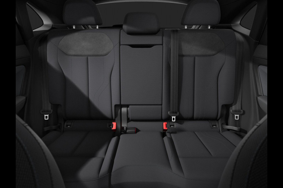 Audi Q3 Sportback S edition e-hybrid 272 pk | Techniekpakket plus | Glazen panoramadak | Optiekpakket zwart | 19'' lichtmetalen velgen |