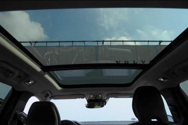 Volvo V60 T6 340PK Automaat Recharge AWD Inscription Trekhaak / Adaptieve cruise control /BLIS / Parkeersensoren met camera / Stoel - en stuurwielverwarming / Elektrische stoelen met geheugen / Getint glas / Apple carplay / Keyless entry / Elektrische achterklep