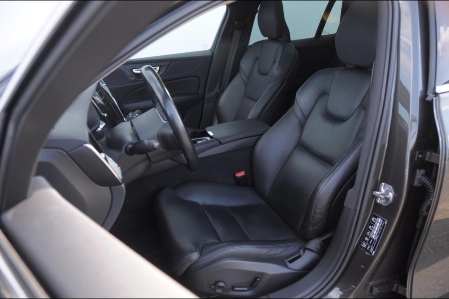 Volvo V60 T6 340PK Automaat Recharge AWD Inscription Trekhaak / Adaptieve cruise control /BLIS / Parkeersensoren met camera / Stoel - en stuurwielverwarming / Elektrische stoelen met geheugen / Getint glas / Apple carplay / Keyless entry / Elektrische achterklep