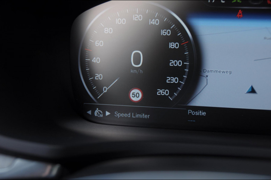 Volvo V60 T6 340PK Automaat Recharge AWD Inscription Trekhaak / Adaptieve cruise control /BLIS / Parkeersensoren met camera / Stoel - en stuurwielverwarming / Elektrische stoelen met geheugen / Getint glas / Apple carplay / Keyless entry / Elektrische achterklep