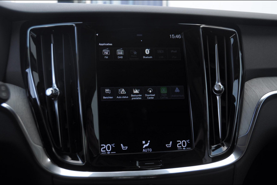 Volvo V60 T6 340PK Automaat Recharge AWD Inscription Trekhaak / Adaptieve cruise control /BLIS / Parkeersensoren met camera / Stoel - en stuurwielverwarming / Elektrische stoelen met geheugen / Getint glas / Apple carplay / Keyless entry / Elektrische achterklep