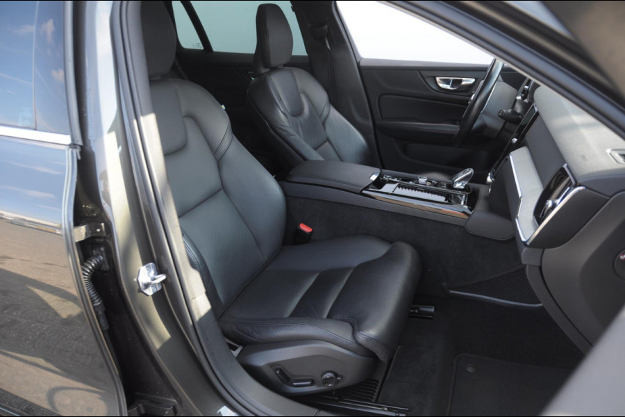 Volvo V60 T6 340PK Automaat Recharge AWD Inscription Trekhaak / Adaptieve cruise control /BLIS / Parkeersensoren met camera / Stoel - en stuurwielverwarming / Elektrische stoelen met geheugen / Getint glas / Apple carplay / Keyless entry / Elektrische achterklep