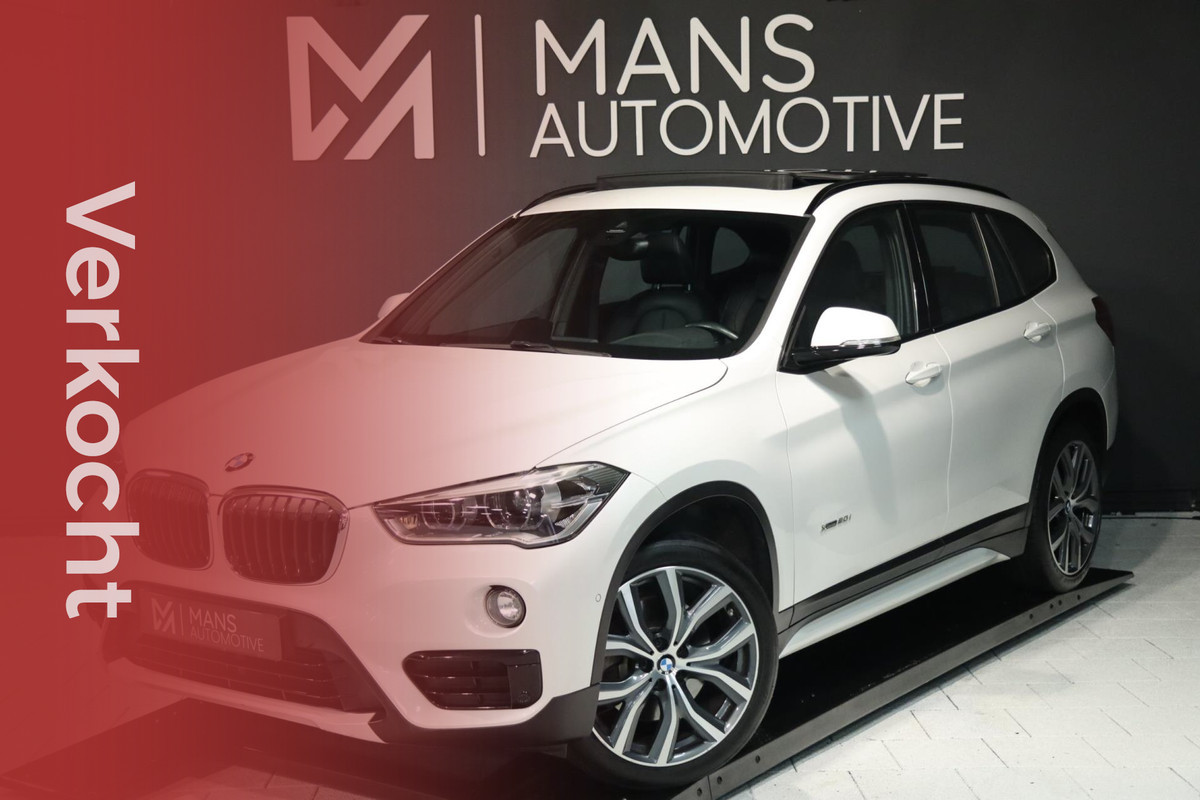BMW X1 XDrive20i High Executive / PANO / KEYLESS / CAMERA / STUUR+STOELVERW