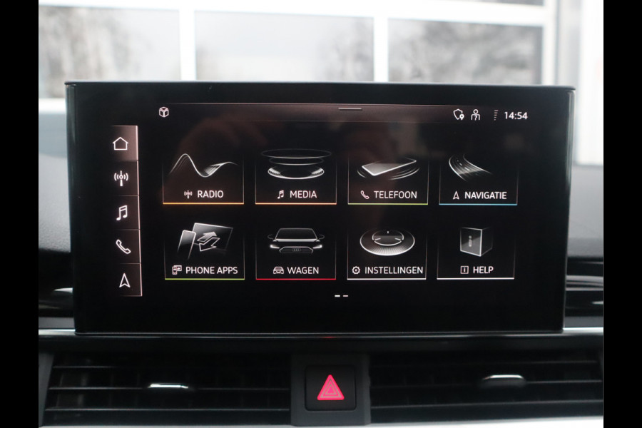 Audi A4 Avant 35 TFSI Launch edition Business / Panoramadak / Massagestoel