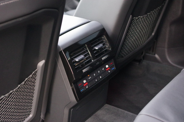 Volkswagen Touareg 3.0 TSi eHybrid 463 PK 4MOTION R PHEV, Trekhaak, Panoramadak, IQ-LED