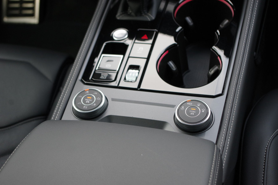 Volkswagen Touareg 3.0 TSi eHybrid 463 PK 4MOTION R PHEV, Trekhaak, Panoramadak, IQ-LED