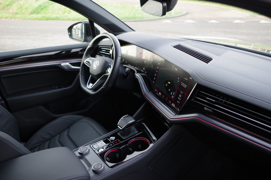 Volkswagen Touareg 3.0 TSi eHybrid 463 PK 4MOTION R PHEV, Trekhaak, Panoramadak, IQ-LED