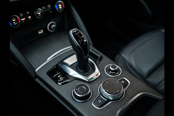 Alfa Romeo Stelvio 2.0T 280pk AWD Ti Lusso MY21 | Verde Visconti | Lederen dash. | CarPlay | Adapt. cruise