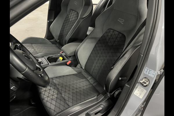 Volkswagen Golf 1.5 eTSI R-Line Business Adaptive Cruise | Stoel-/stuurverwarming | Achteruitrij ​camera | Carplay | ​Sfeerverlichting