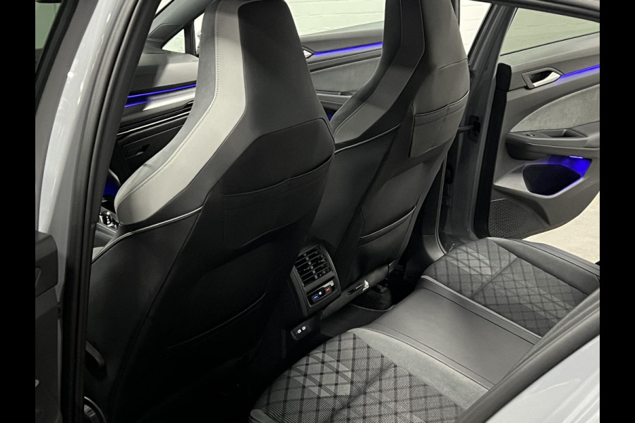 Volkswagen Golf 1.5 eTSI R-Line Business Adaptive Cruise | Stoel-/stuurverwarming | Achteruitrij ​camera | Carplay | ​Sfeerverlichting