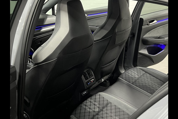 Volkswagen Golf 1.5 eTSI R-Line Business Adaptive Cruise | Stoel-/stuurverwarming | Achteruitrij ​camera | Carplay | ​Sfeerverlichting