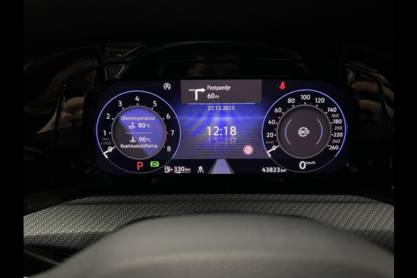 Volkswagen Golf 1.5 eTSI R-Line Business Adaptive Cruise | Stoel-/stuurverwarming | Achteruitrij ​camera | Carplay | ​Sfeerverlichting