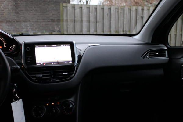 Peugeot 208 1.2 PureTech Blue Lease Active Carplay Navi Nap