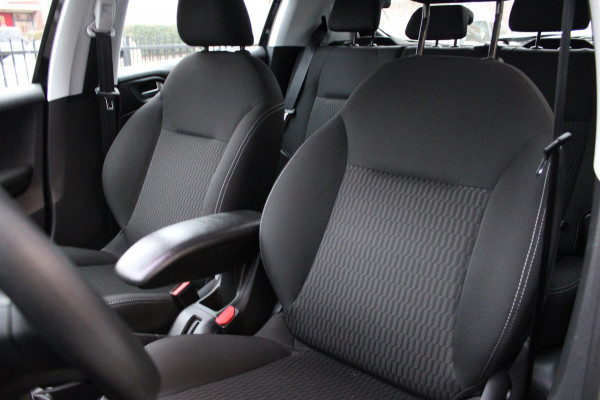 Peugeot 208 1.2 PureTech Blue Lease Active Carplay Navi Nap