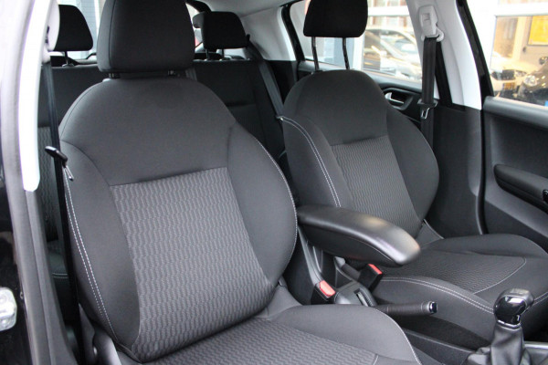 Peugeot 208 1.2 PureTech Blue Lease Active Carplay Navi Nap