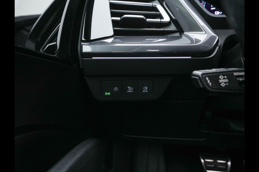 Audi Q4 e-tron 40 S-Line Competition Launch edition 77 kWh [ 3-Fase ] {SOH-87%} (INCL-BTW) *HEAT-PUMP | PANO | LEATHER-FABRIC | MATRIX-LED | ADAPTIVE-CRUISE | HEATED-SPORTSEATS | AMBIENT-LIGHT | DIGI-COCKPIT | CAMERA | KEYLESS | NAVI-FULLMAP | ...