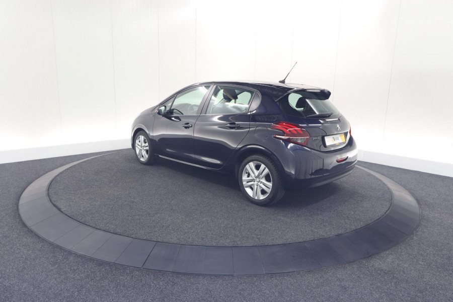 Peugeot 208 PureTech 82 Signature | Allseason banden | Navigatie | Parkeersensoren