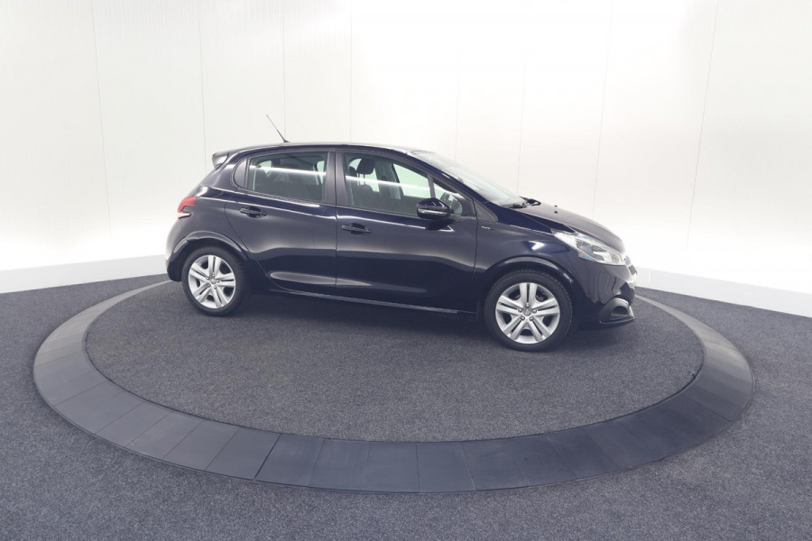 Peugeot 208 PureTech 82 Signature | Allseason banden | Navigatie | Parkeersensoren