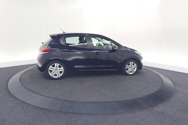 Peugeot 208 PureTech 82 Signature | Allseason banden | Navigatie | Parkeersensoren