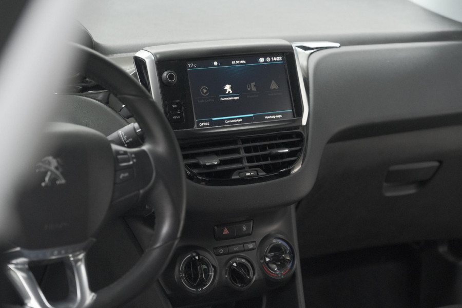Peugeot 208 PureTech 82 Signature | Allseason banden | Navigatie | Parkeersensoren