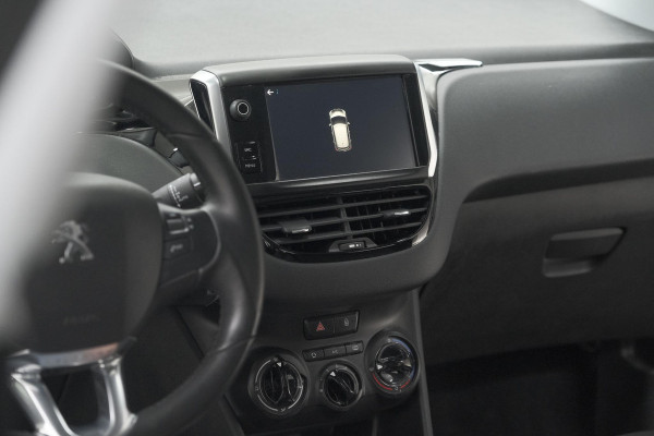 Peugeot 208 PureTech 82 Signature | Allseason banden | Navigatie | Parkeersensoren