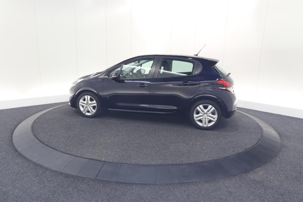Peugeot 208 PureTech 82 Signature | Allseason banden | Navigatie | Parkeersensoren