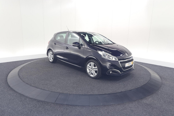 Peugeot 208 PureTech 82 Signature | Allseason banden | Navigatie | Parkeersensoren