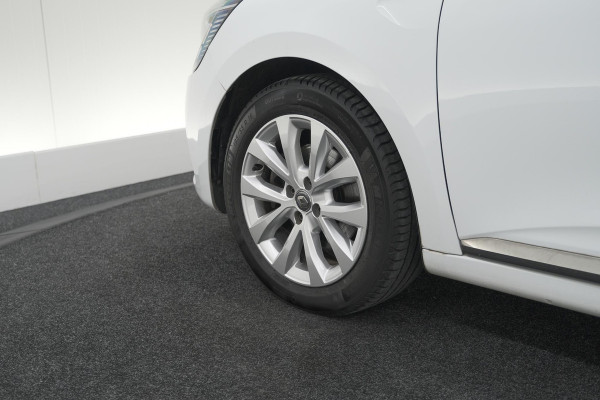 Renault Clio TCe 130 EDC Intens | Rondom Camera | Apple Carplay | Parkeersensoren | Climate Control