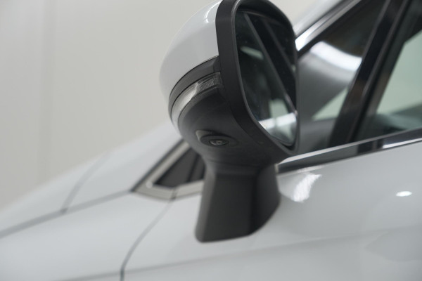 Renault Clio TCe 130 EDC Intens | Rondom Camera | Apple Carplay | Parkeersensoren | Climate Control