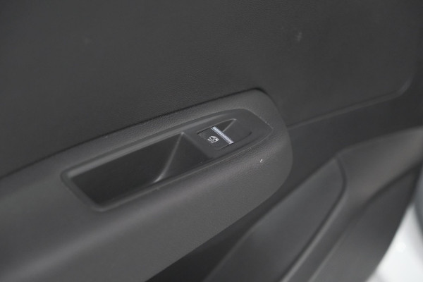 Renault Clio TCe 130 EDC Intens | Rondom Camera | Apple Carplay | Parkeersensoren | Climate Control