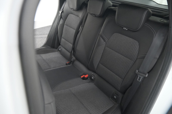 Renault Clio TCe 130 EDC Intens | Rondom Camera | Apple Carplay | Parkeersensoren | Climate Control