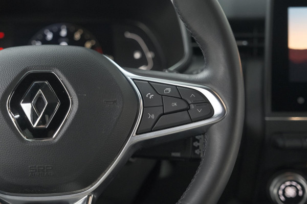 Renault Clio TCe 130 EDC Intens | Rondom Camera | Apple Carplay | Parkeersensoren | Climate Control