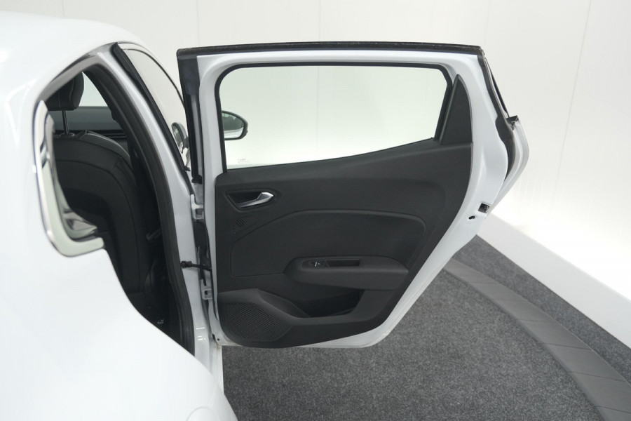 Renault Clio TCe 130 EDC Intens | Rondom Camera | Apple Carplay | Parkeersensoren | Climate Control