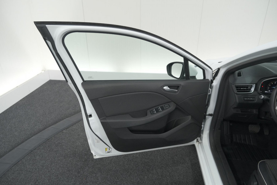 Renault Clio TCe 130 EDC Intens | Rondom Camera | Apple Carplay | Parkeersensoren | Climate Control