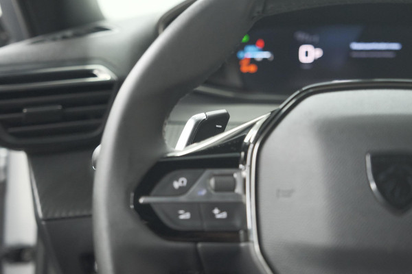 Peugeot 2008 Hybrid 136 e-DCS6 Allure | 360 Camera | Adaptieve Cruise Control | Dodehoekdetectie | Navigatie