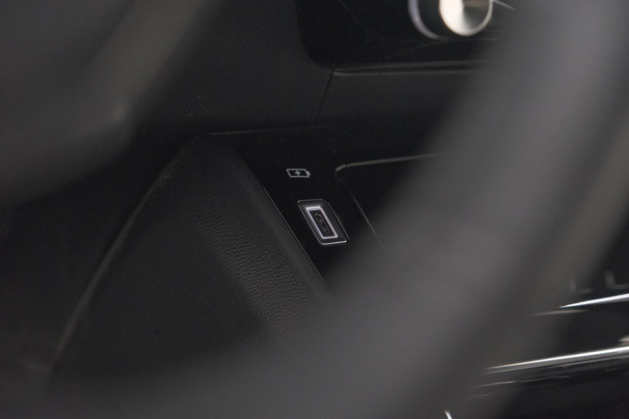 Peugeot 2008 Hybrid 136 e-DCS6 Allure | 360 Camera | Adaptieve Cruise Control | Dodehoekdetectie | Navigatie