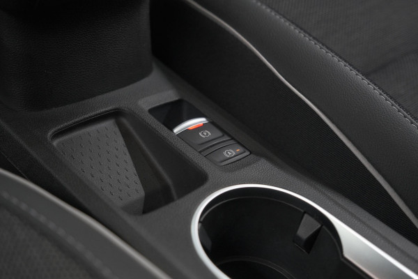 Renault Captur 1.6 E-Tech full hybrid 145 techno | Pack Full Screen | Camera | Navigatie | Allseason Banden